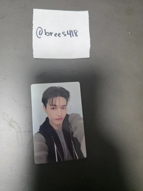 GOLDEN HOUR : Part.1 hello82