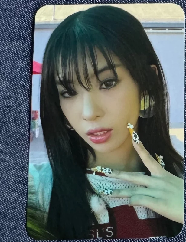 BEAUTIFUL CHAOS WEVERSE SOPHIA