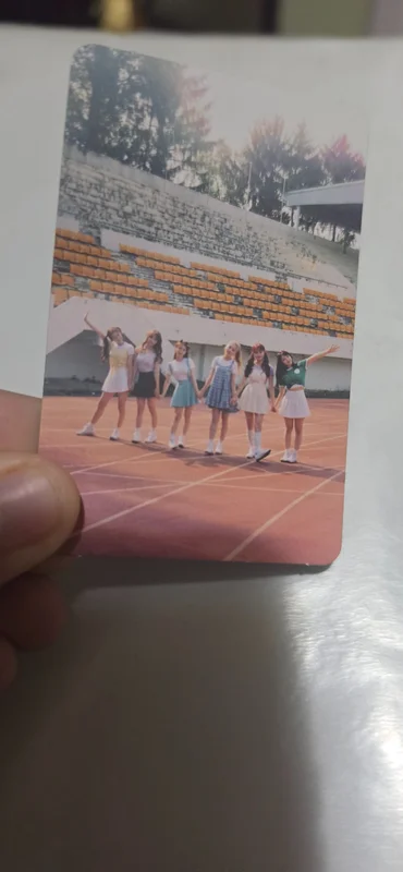Loona [+ +] LIMITED B