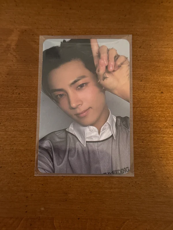 DESIRE : UNLEASH KPOP MERCH