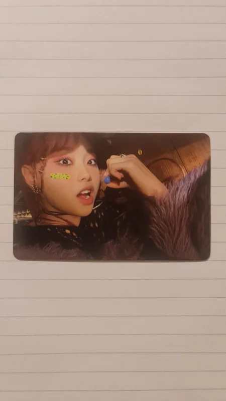 Chuu howl album photocard