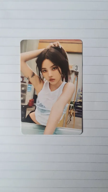 Soyeon klaxon md trading card