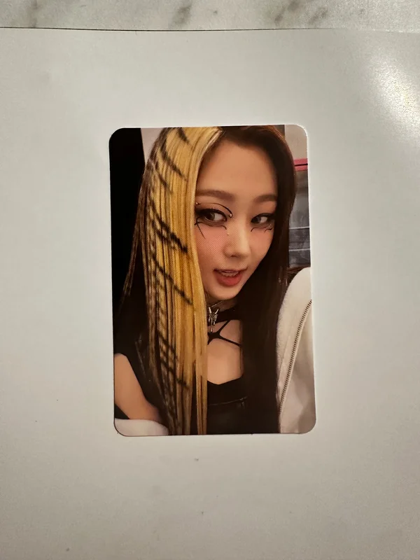 Girls Digipack Ver.