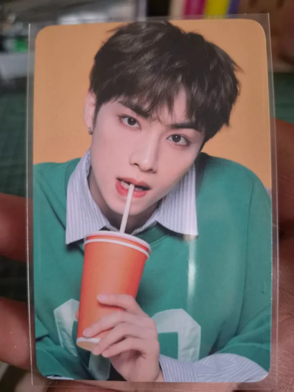 2025 SEASON'S GREETINGS KTOWN4U
