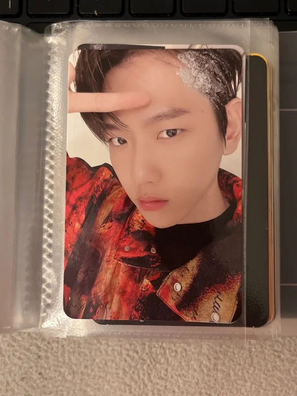 DON'T FIGHT THE FEELING Photo Book Ver.1