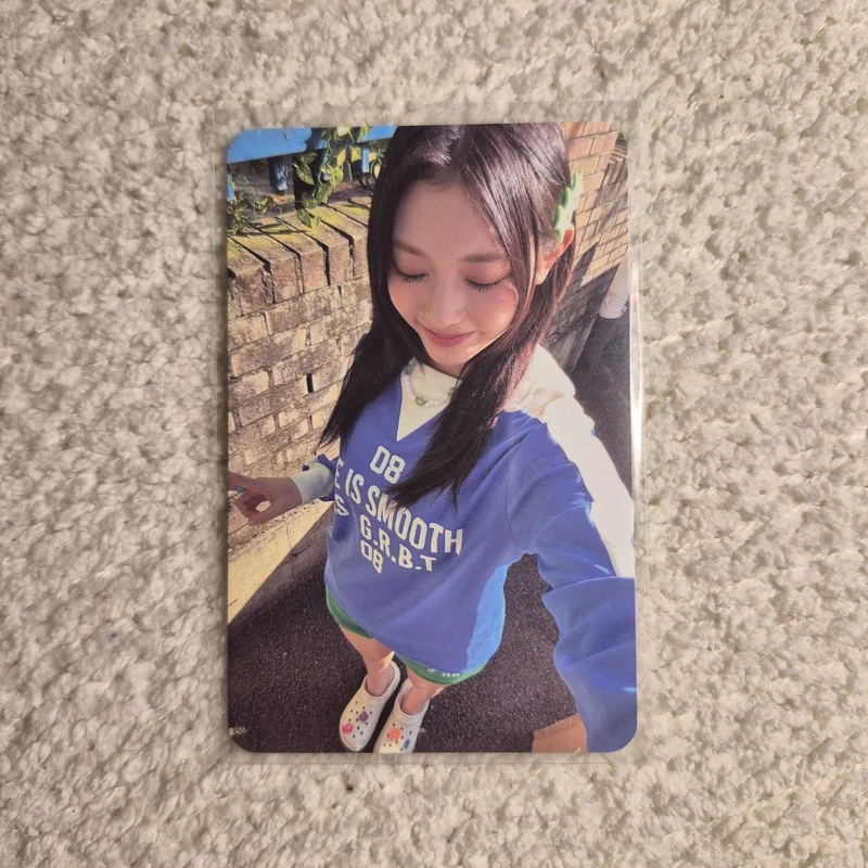 NewJeans 2024 SEASONS GREETINGS