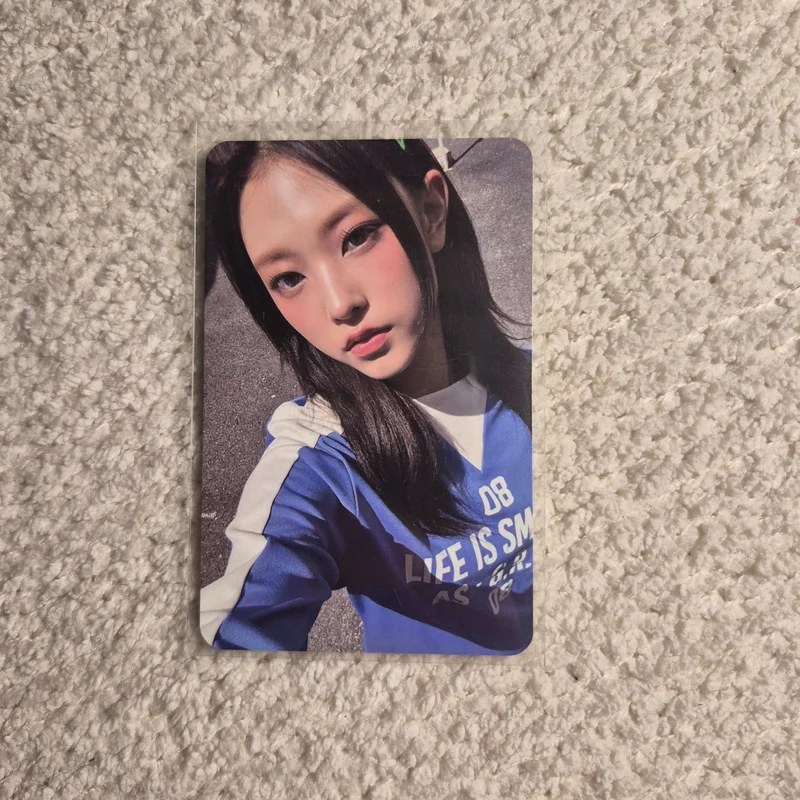 NewJeans 2024 SEASON'S GREETINGS