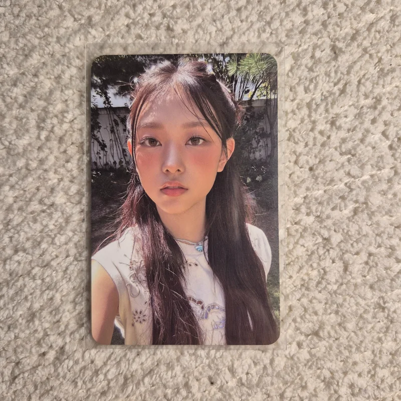 NewJeans 2024 SEASON'S GREETINGS