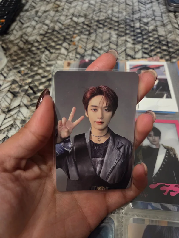 Rock STAR POSTCARD VER Leeknow