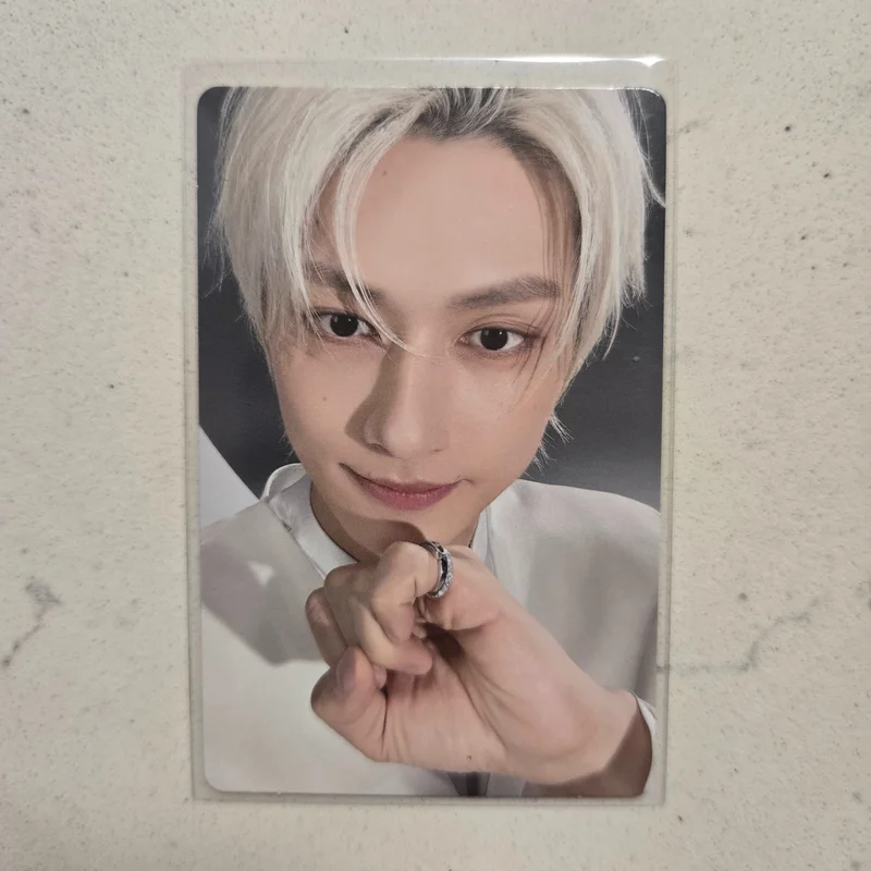 SEVENTEEN WORLD TOUR [NEW_] Trading Card Set