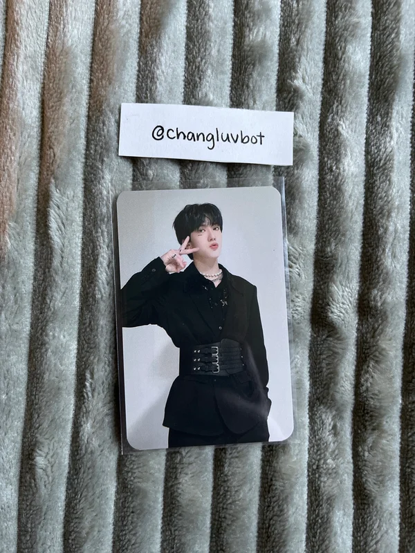 omega x junghoon love me like photo by jehyun