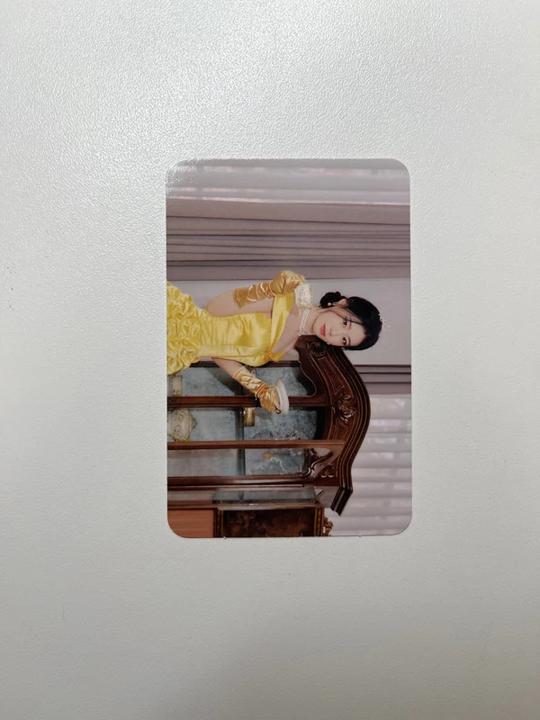 ITZY The 2nd Fan Meeting "To Wonder World" Trading Card