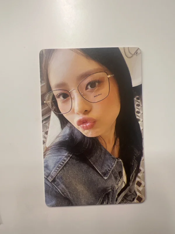 Hanni New Jeans Bluebook ver. NEWJEANS VER.