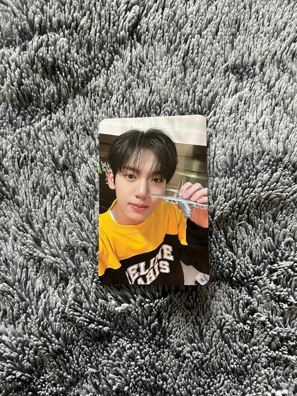 YUJIN Youth in the shade