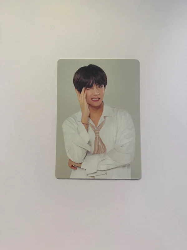 BTS WORLD TOUR 'LOVE YOURSELF' MINI PHOTO CARD V 6/8