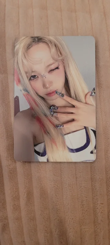 CRAZY BALACLAVA ver. - Chaewon