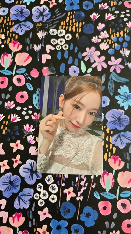 FEARLESS (Japanese ver.) PHOTO CARD