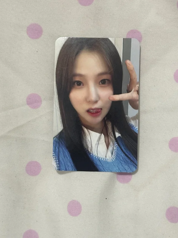 YUJIN LOVESTRUCK! Platform Ver.
