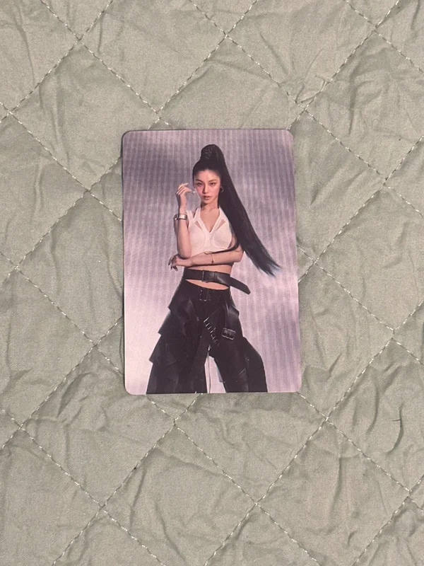 YEJI AIR PLATFORM ALBUM_POCAALBUM B VER.