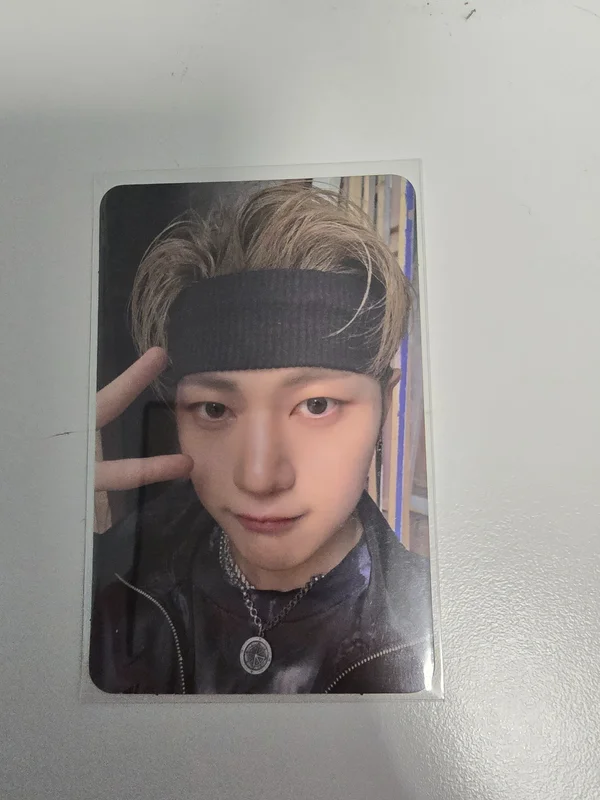 YOUTH IN THE SHADE DIGIPACK Ver.