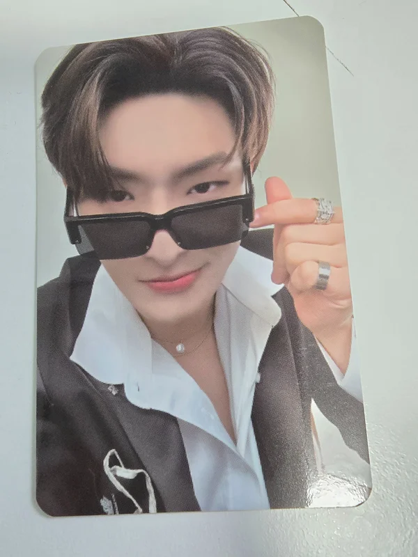 GOLDEN HOUR : Part.1 POP-UP EXHIBITION & STORE PHOTO & SCRATCH CARD A SET