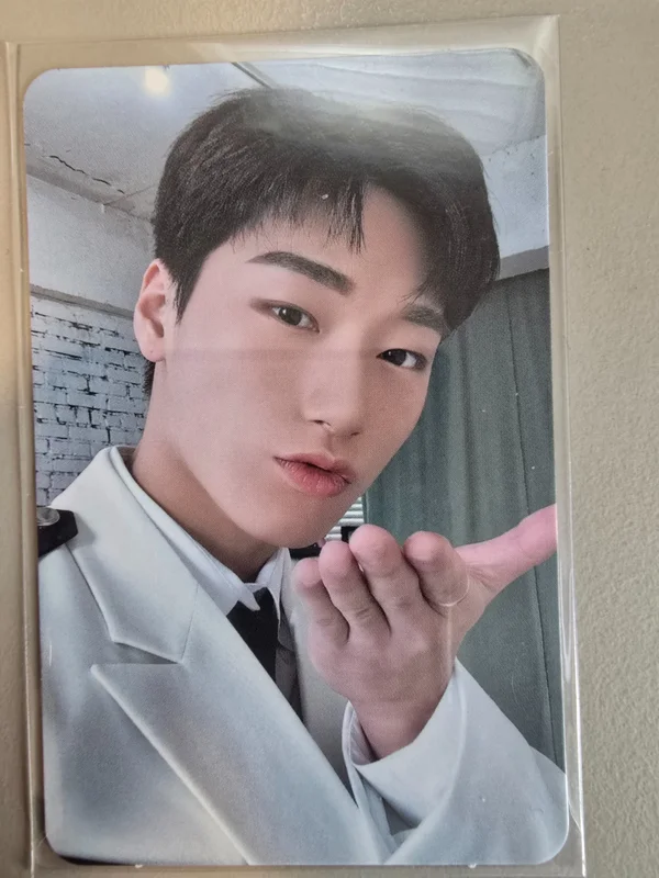 ATEEZ X ANITEEZ ADVENTURE POP-UP STORE IN ILLUSION RANDOM TRADING CARD SET