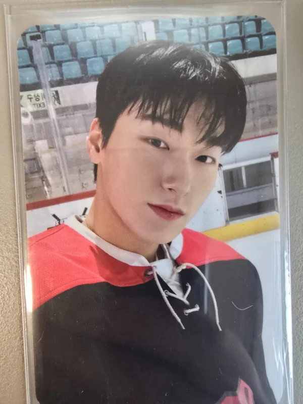 ATEEZ X ANITEEZ POP-UP EXHIBITION & STORE IN ICE CITY HOCKEY UNIFORM OUTFIT