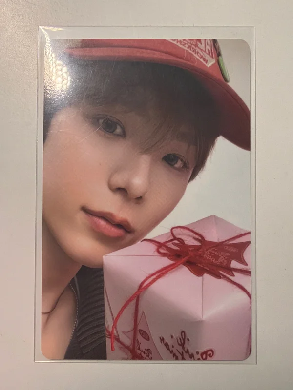 2024 PINK CHRISTMAS PHOTO CARD RANDOM PACK