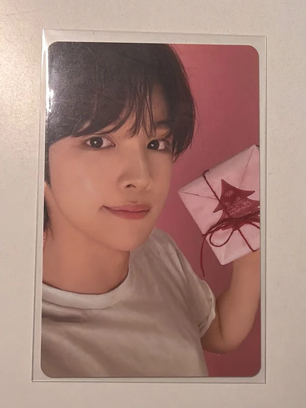 2024 PINK CHRISTMAS PHOTO CARD RANDOM PACK