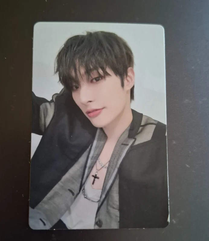 GOLDEN HOUR : Part.1 hello82