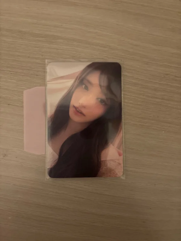 IVE WORLD TOUR [SHOW WHAT I AM] RANDOM PHOTOCARD PACK