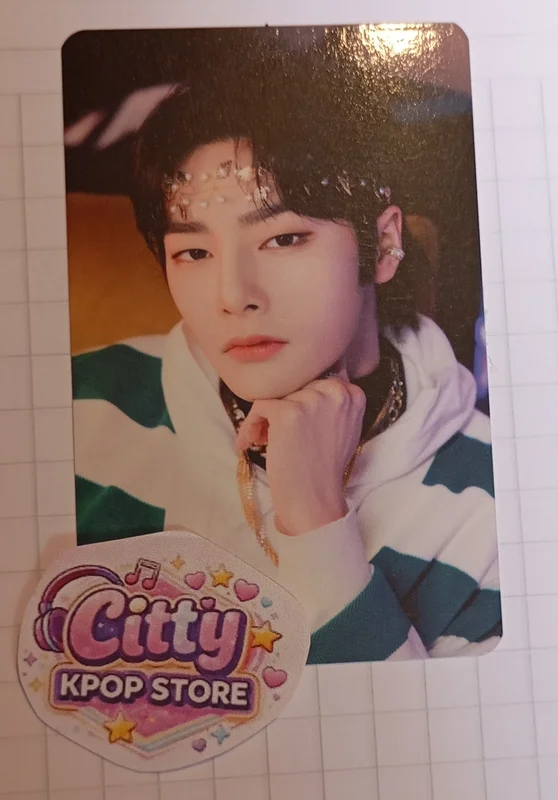 STRAY KIDS x SKZOO POP-UP STORE 'THE VICTORY' RANDOM PHOTOCARD PACK