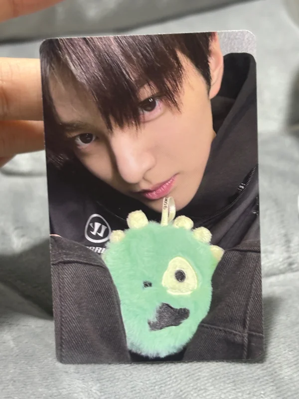 COLOR OUTSIDE THE LINES CORTIS Ball ver.