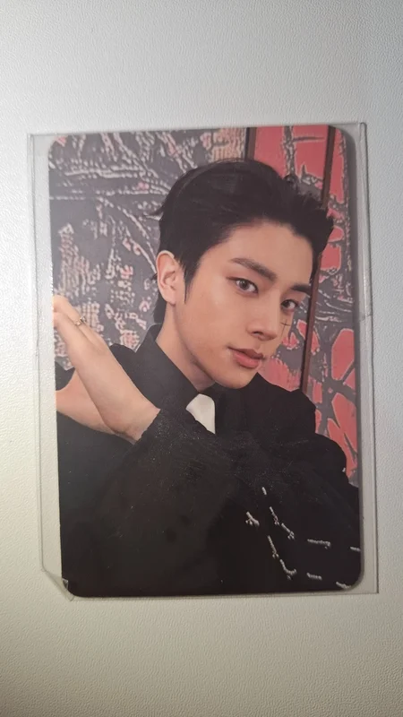 DESIRE : UNLEASH KPOP MERCH/SHOPE