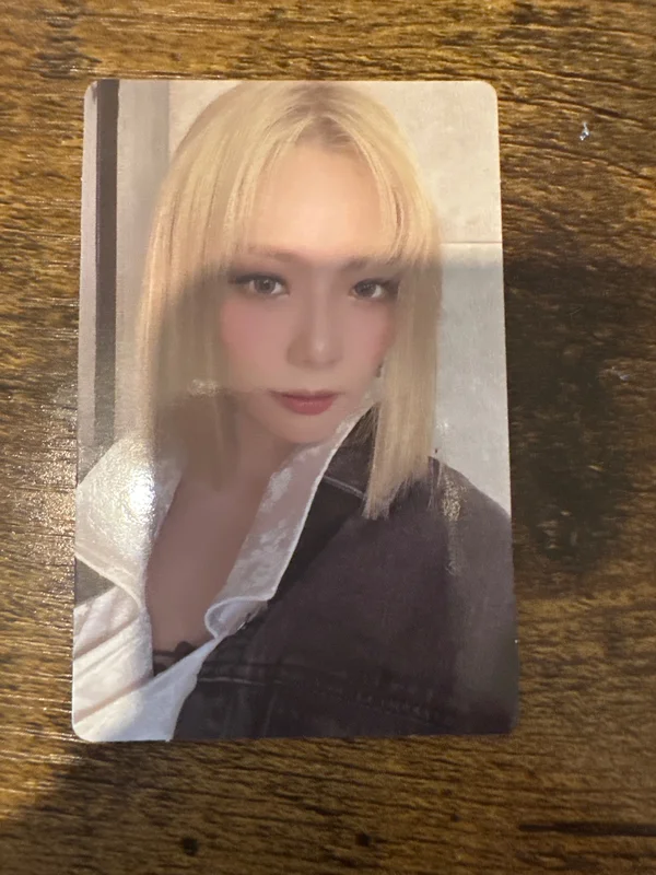 DREAMCATCHER JIU 'Apocalypse : Save us' Photocard | Sold by