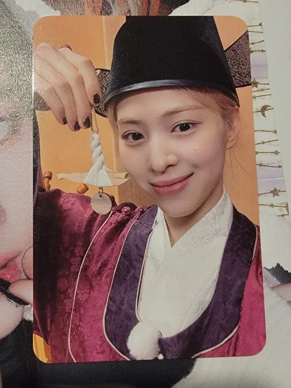 Itzy Ryujin Born To Be withmuu pre-order benefit