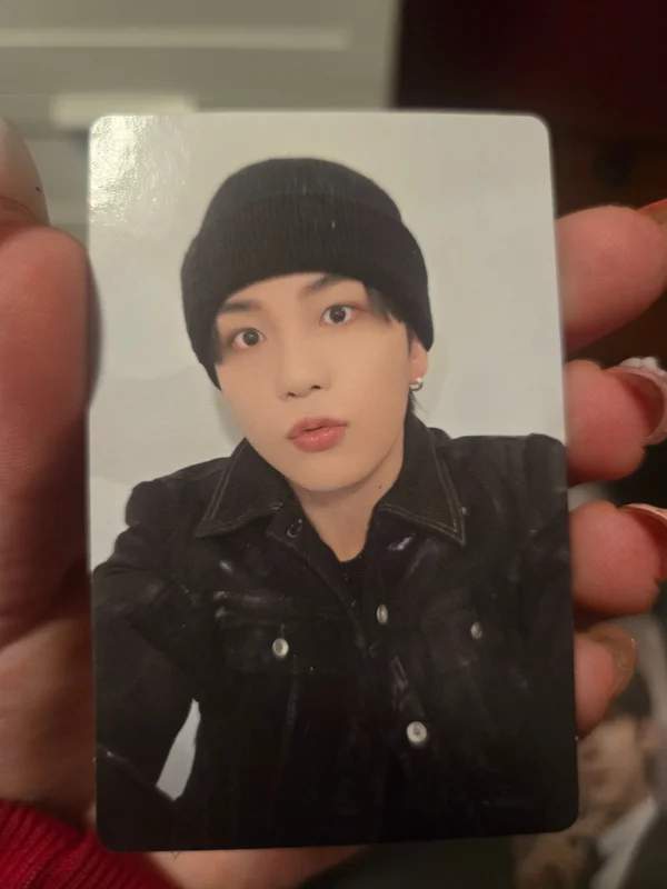 GOLDEN HOUR : Part.1 hello82