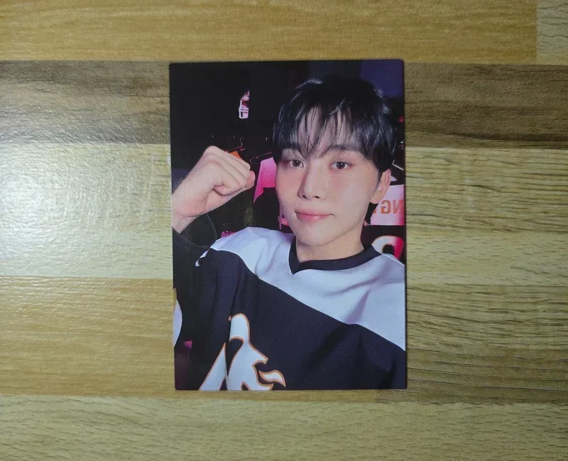 25 SEVENTEEN's HOME PHOTO CARD