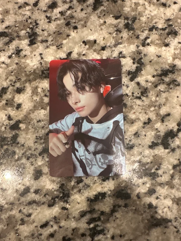 MANIFESTO : DAY 1 YIZHIYU