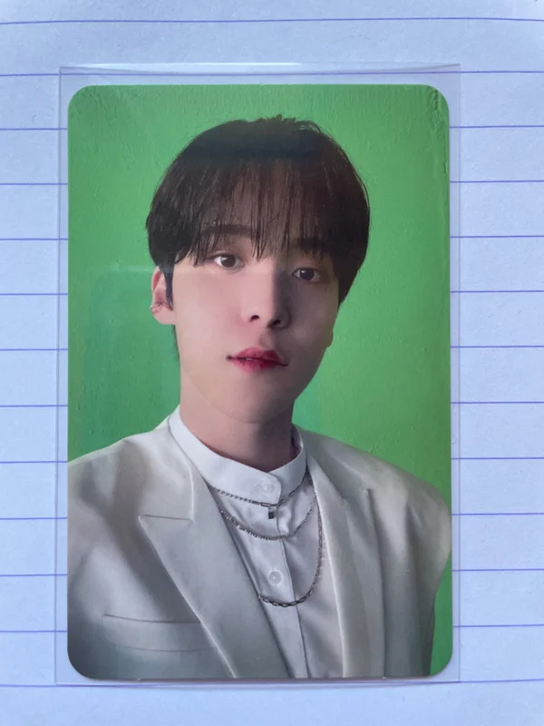 THE WORLD EP.1 : MOVEMENT DIGIPAK VER. hello82