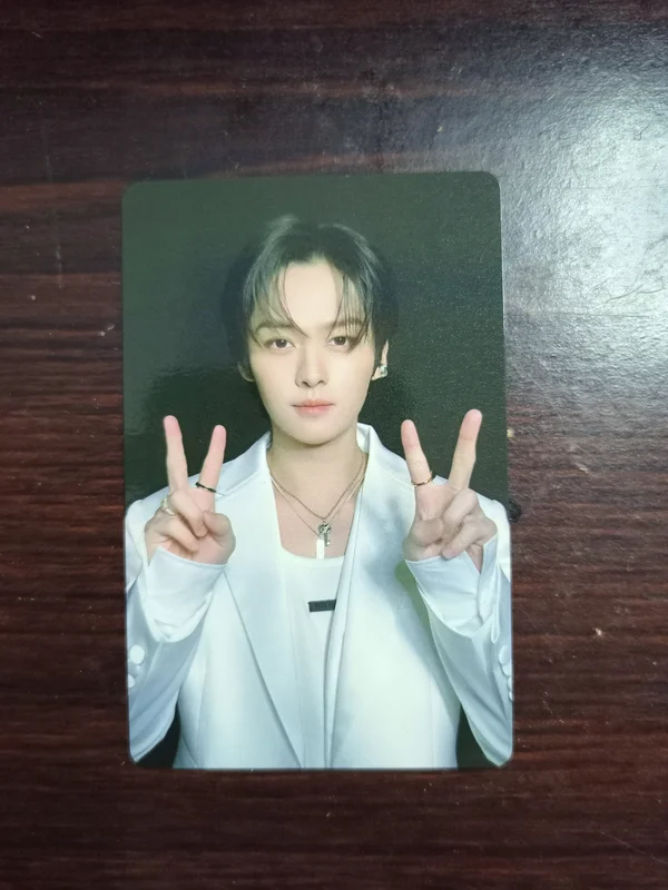 STRAY KIDS LEE KNOW ATE TOWER RECORDS LUCKY DRAW