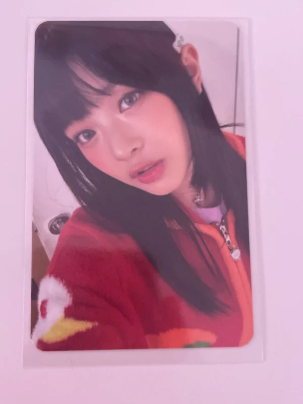 NewJeans 2024 SEASON'S GREETINGS