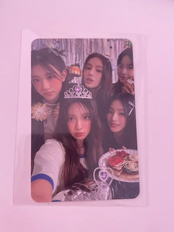 NewJeans 2024 SEASON'S GREETINGS