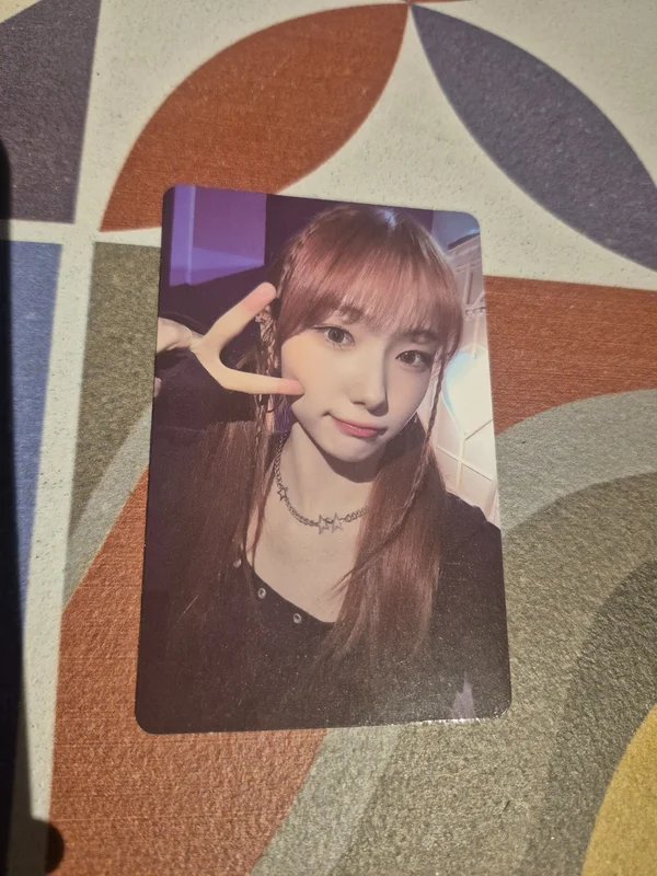 Youngeun LOVESTRUCK! EYE CONTACT ver.