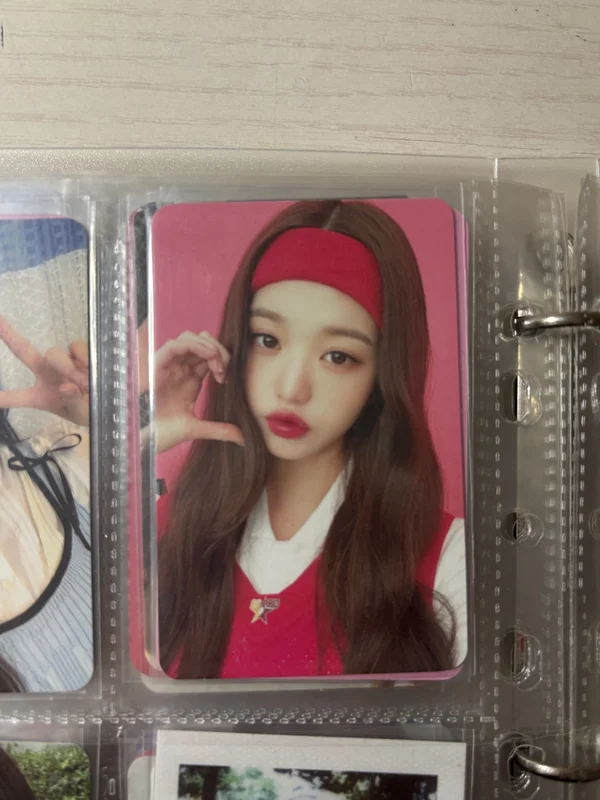 2023 SEASON'S GREETINGS : READY, GET SET, IVE!