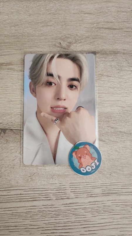 SEVENTEEN WORLD TOUR [NEW_] Trading Card Set