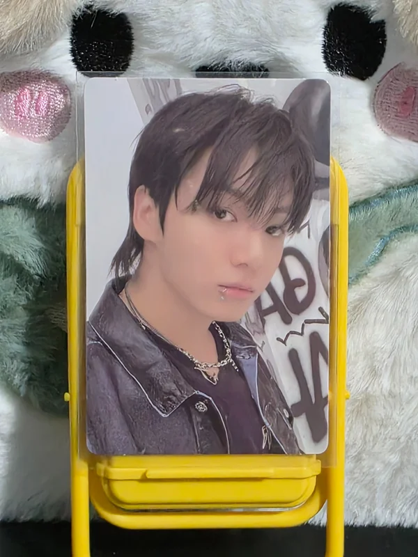 Jungkook 'GOLDEN' - Weverse Album Ver. PC 1