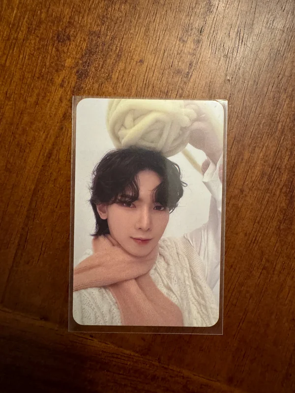 Yeosang ATEEZ WINTER SPEACIAL MD : SNOWMAN FACTORY SPECIAL GIFT