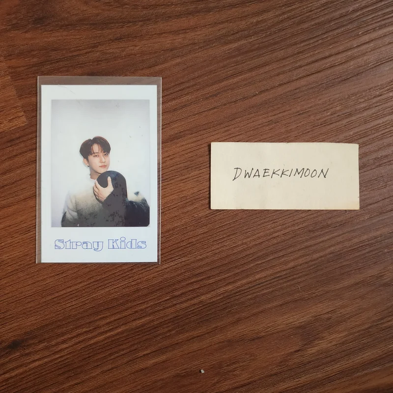 2022 SEASON'S GREETINGS Room,mates