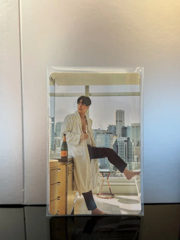 2022 OFFICIAL PHOTO BOOK [MAGAZINE] TRADING CARD 16